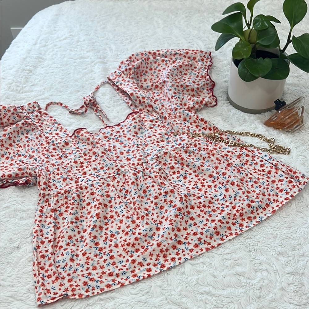 Old Navy White and Red Flutter Sleeve Smocked Blouse